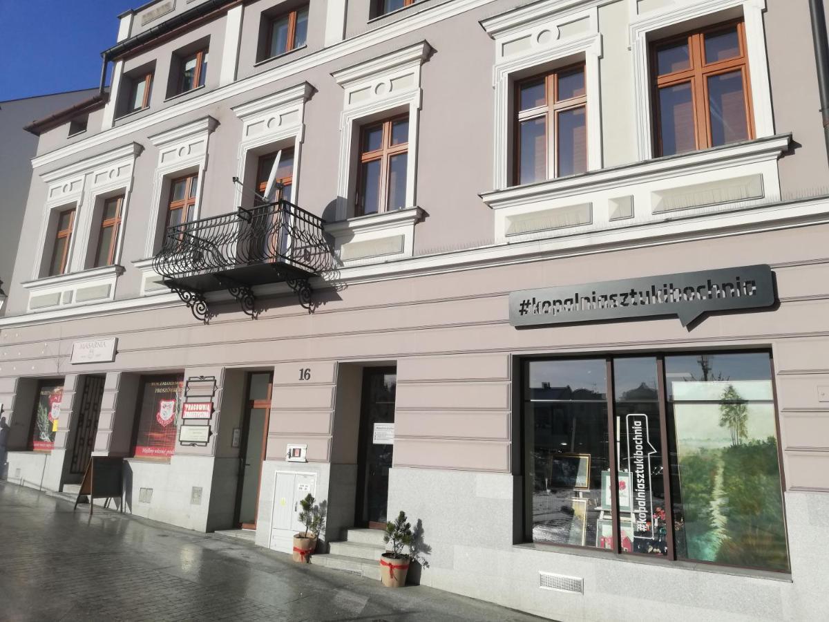 Klimatyczny Apartament Przy Bochenskim Rynku. ボフニャ エクステリア 写真